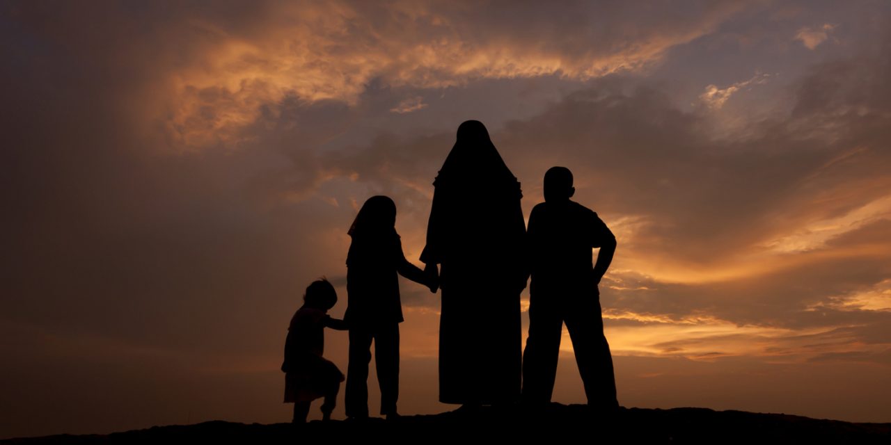 dawah-to-children-muslim-family-deenspiration-SMALL-1280x640.jpg